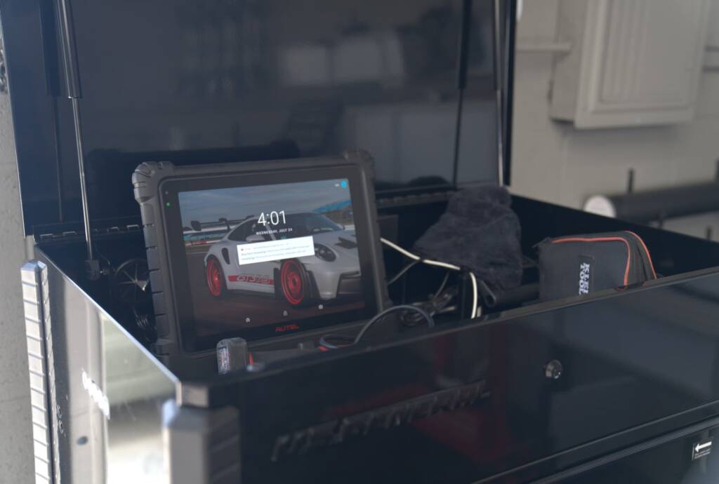 A monitor that shows the status of a car